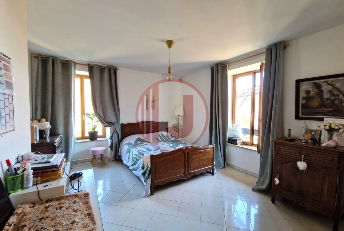 Appartement de luxe avec vue panoramique dans le Domaine du Sainans à Dung 