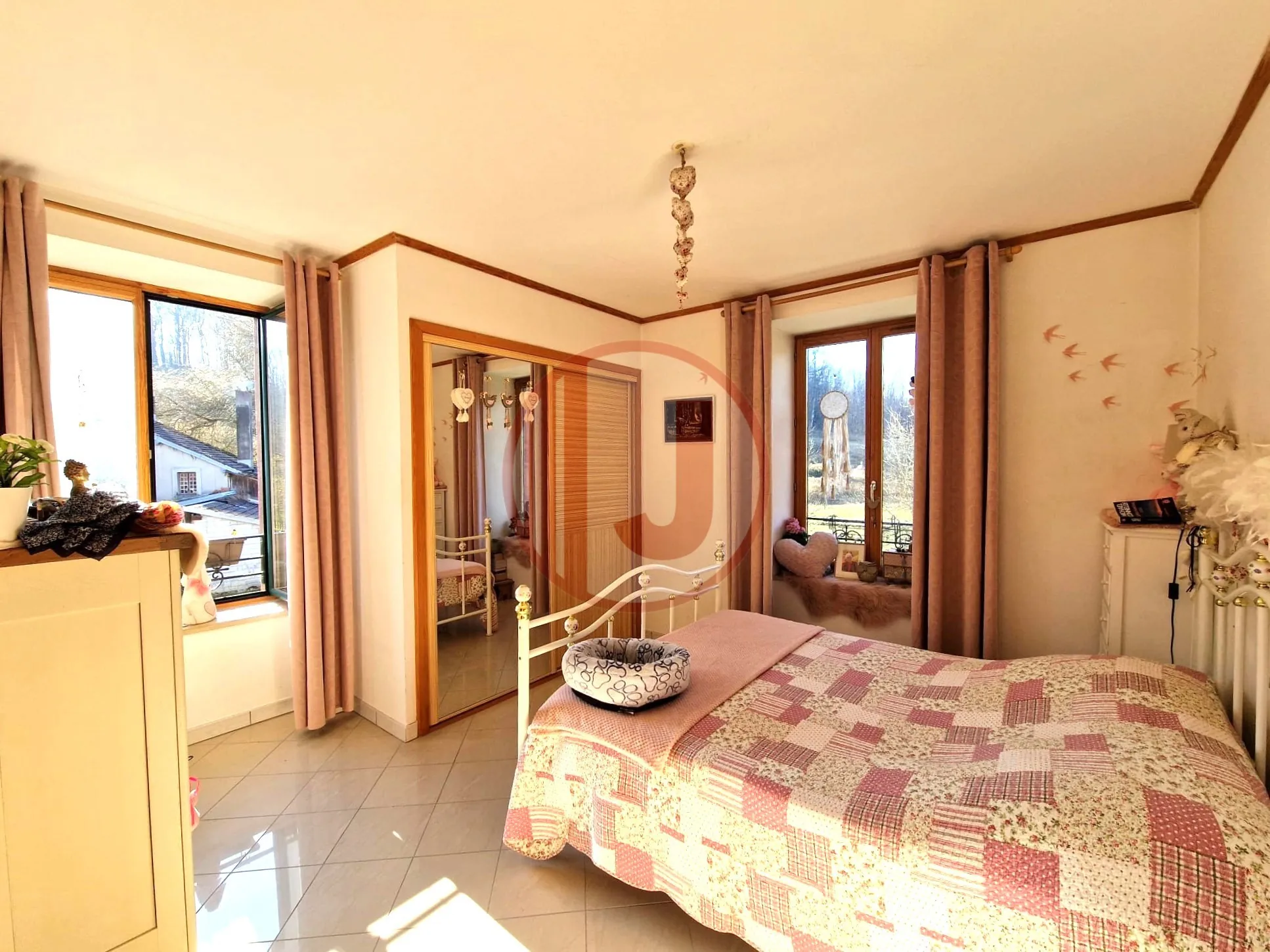 Appartement de luxe avec vue panoramique dans le Domaine du Sainans à Dung 