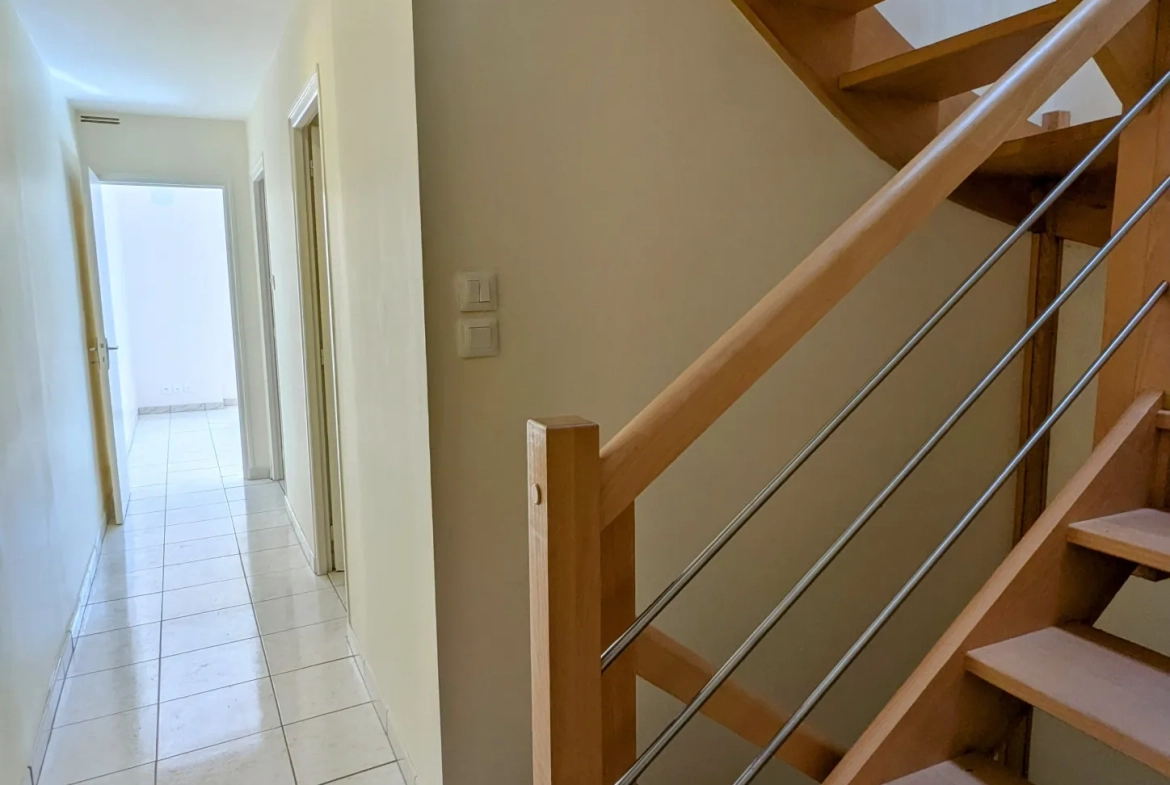 Maison rénovée avec terrasse à Saint-Laurent-de-la-Cabrerisse - 3 chambres et sans travaux 