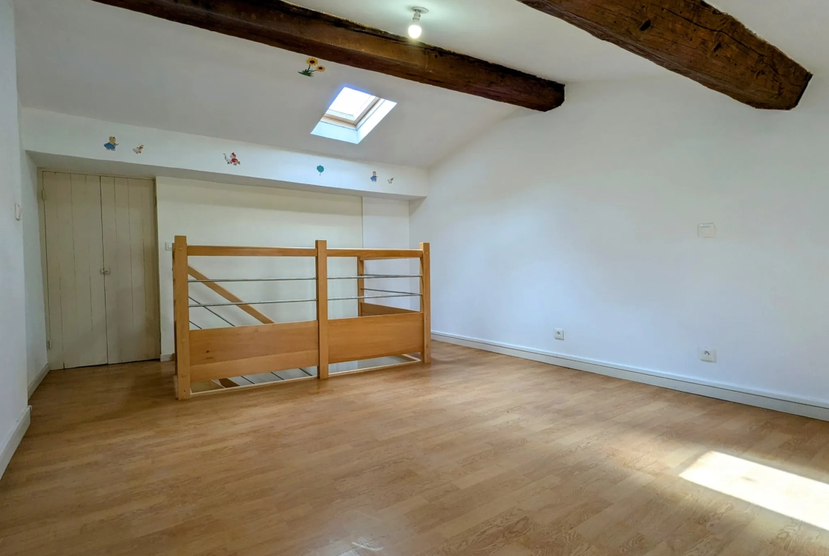 Maison rénovée avec terrasse à Saint-Laurent-de-la-Cabrerisse - 3 chambres et sans travaux 