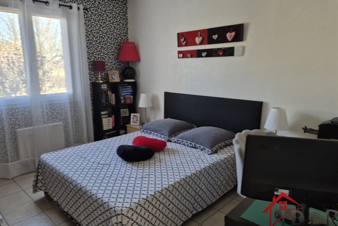 Belle maison de plain-pied avec 3 chambres et grand jardin à Wassy 