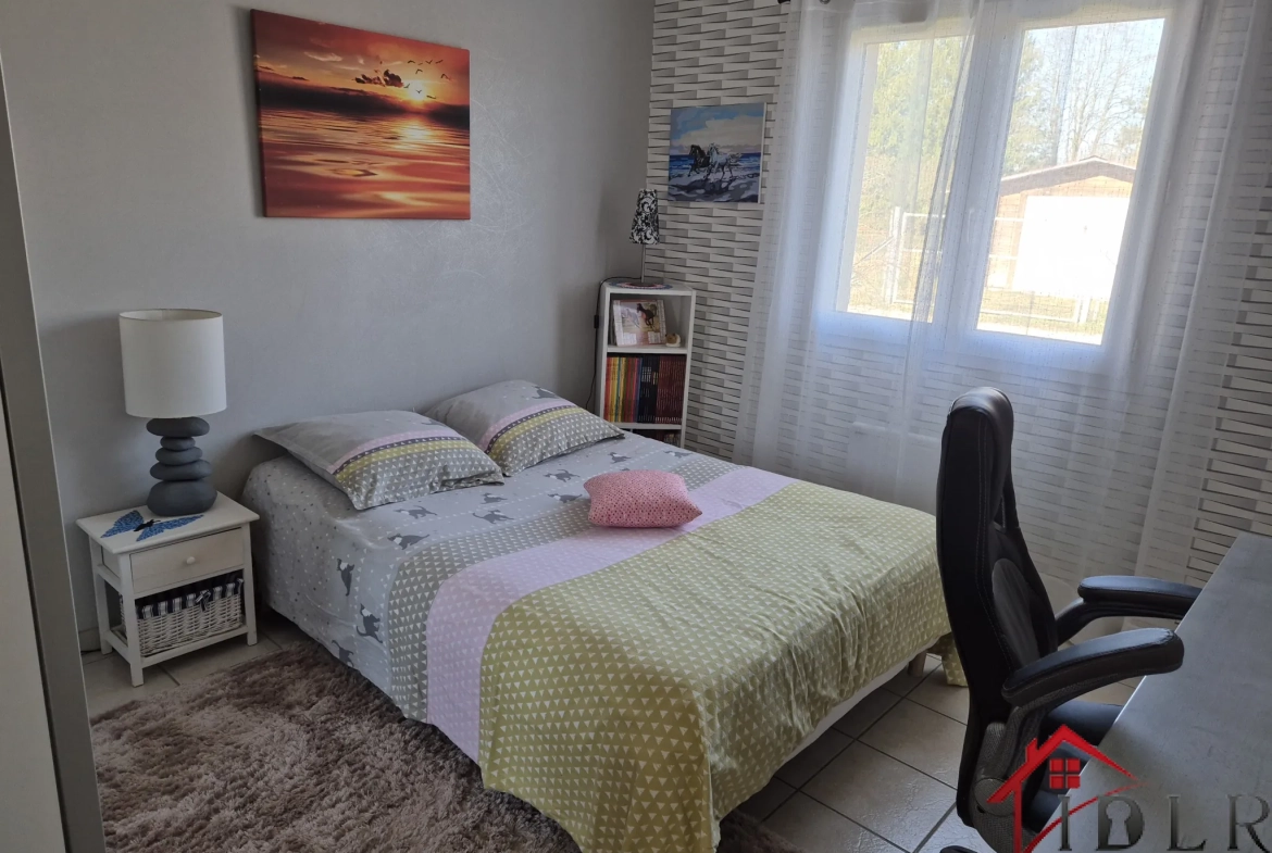 Belle maison de plain-pied avec 3 chambres et grand jardin à Wassy 