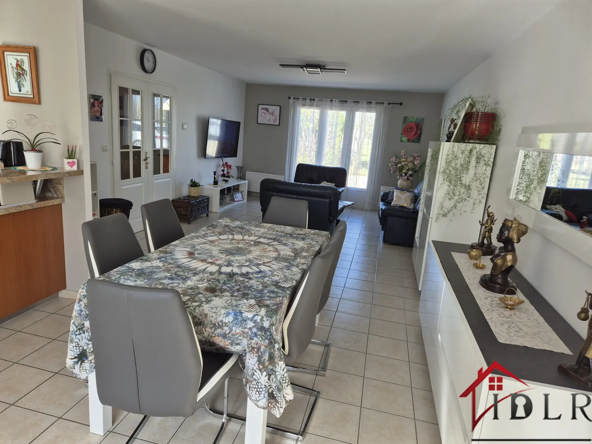 Belle maison de plain-pied avec 3 chambres et grand jardin à Wassy 