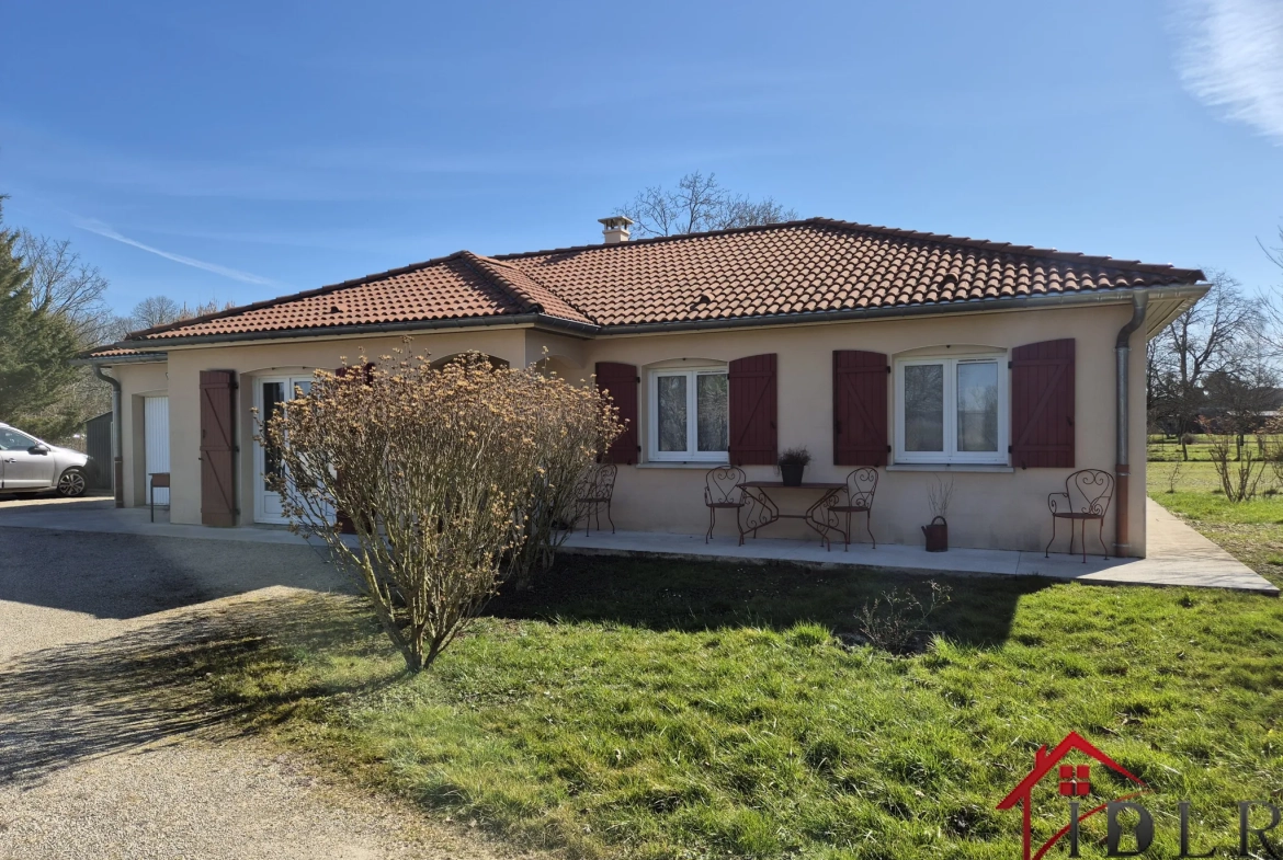 Belle maison de plain-pied avec 3 chambres et grand jardin à Wassy 