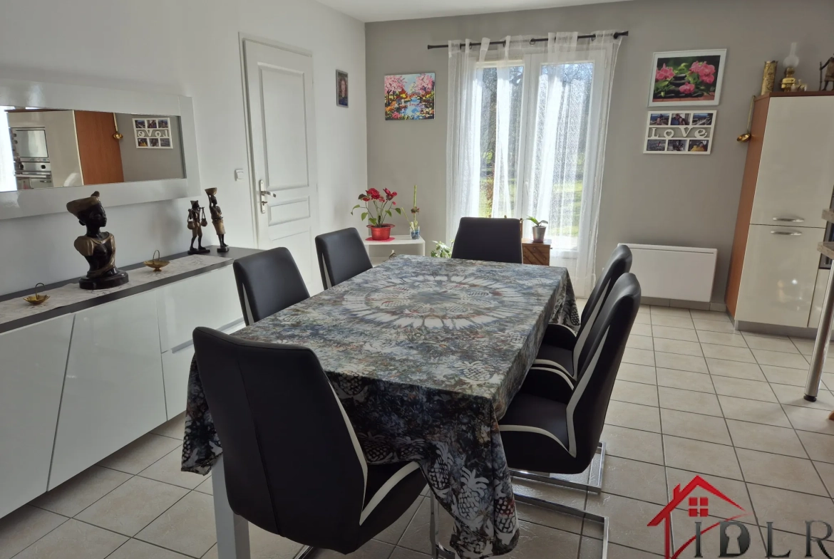 Belle maison de plain-pied avec 3 chambres et grand jardin à Wassy 