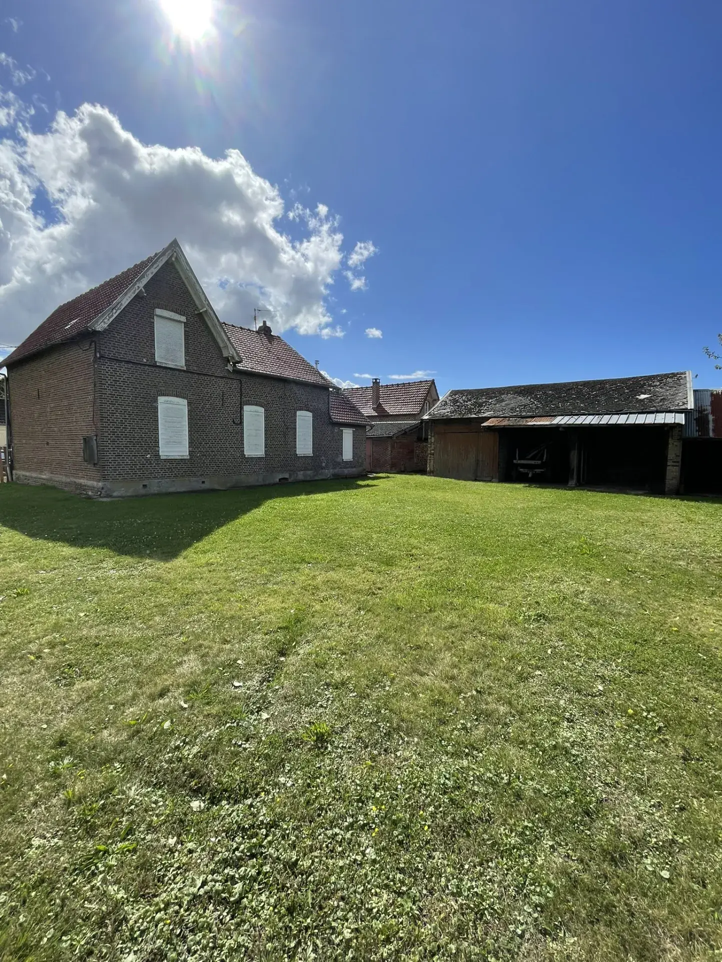 Maison ancienne de 105 m² à Marcelcave avec potentiel et dépendances 