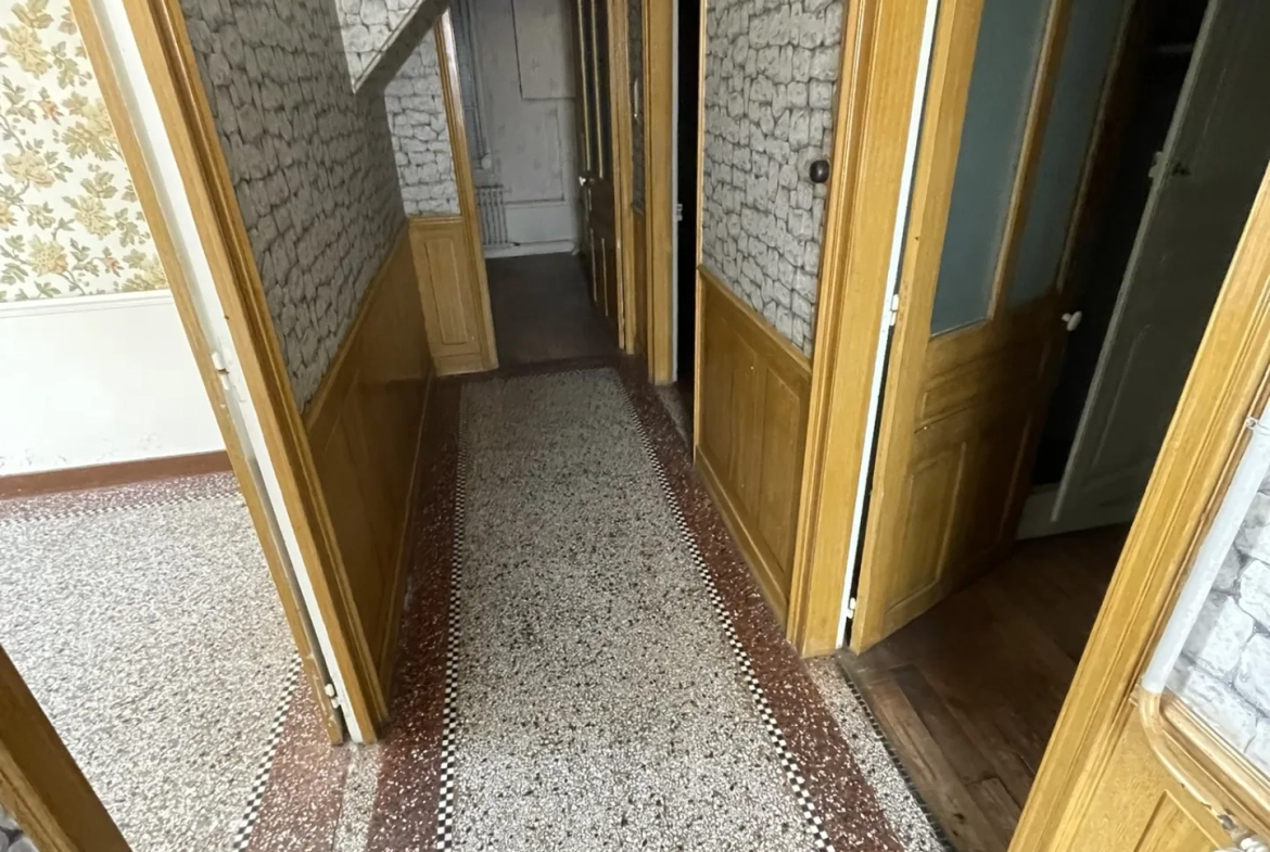 Maison ancienne de 105 m² à Marcelcave avec potentiel et dépendances 