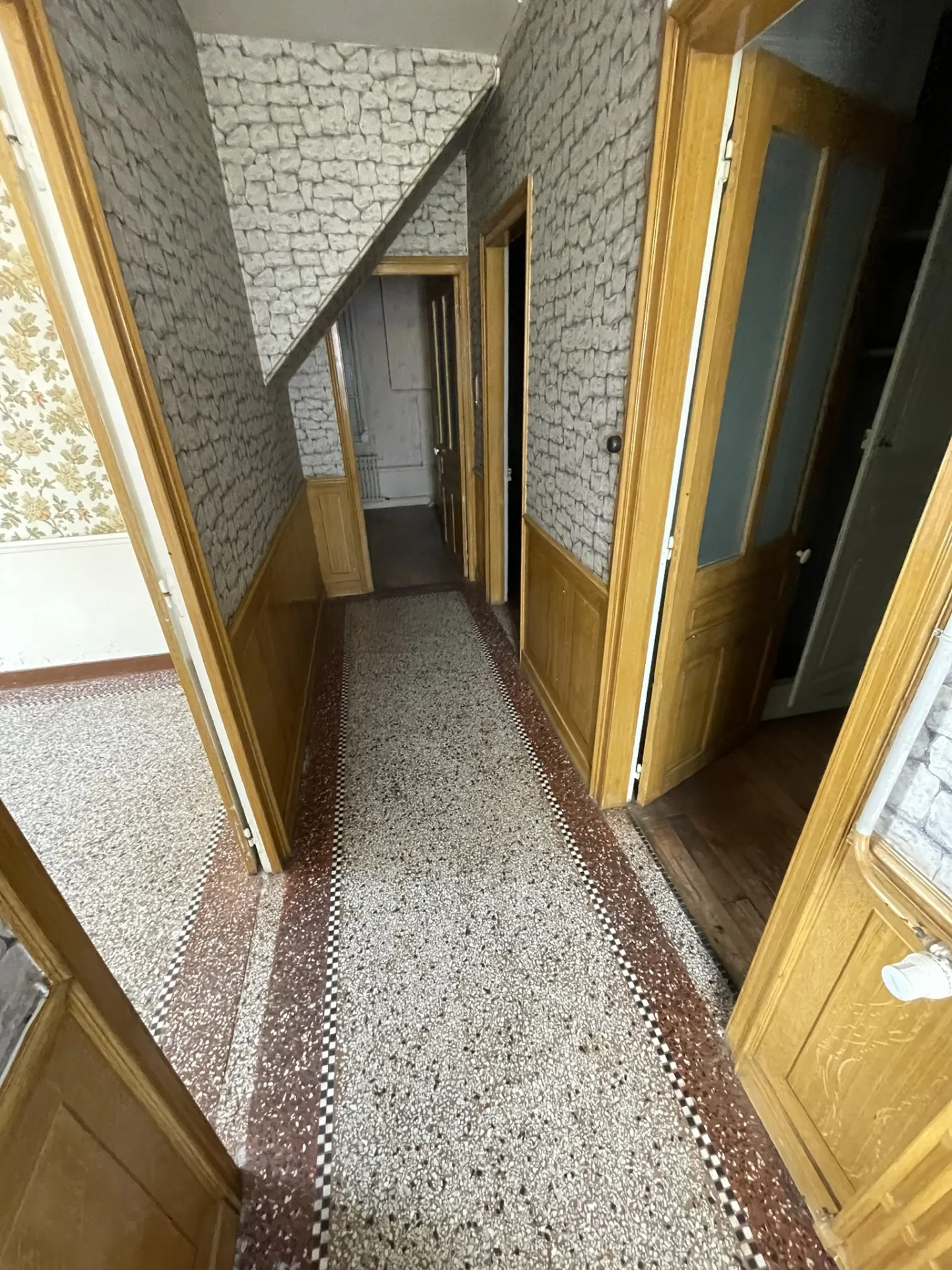 Maison ancienne de 105 m² à Marcelcave avec potentiel et dépendances 