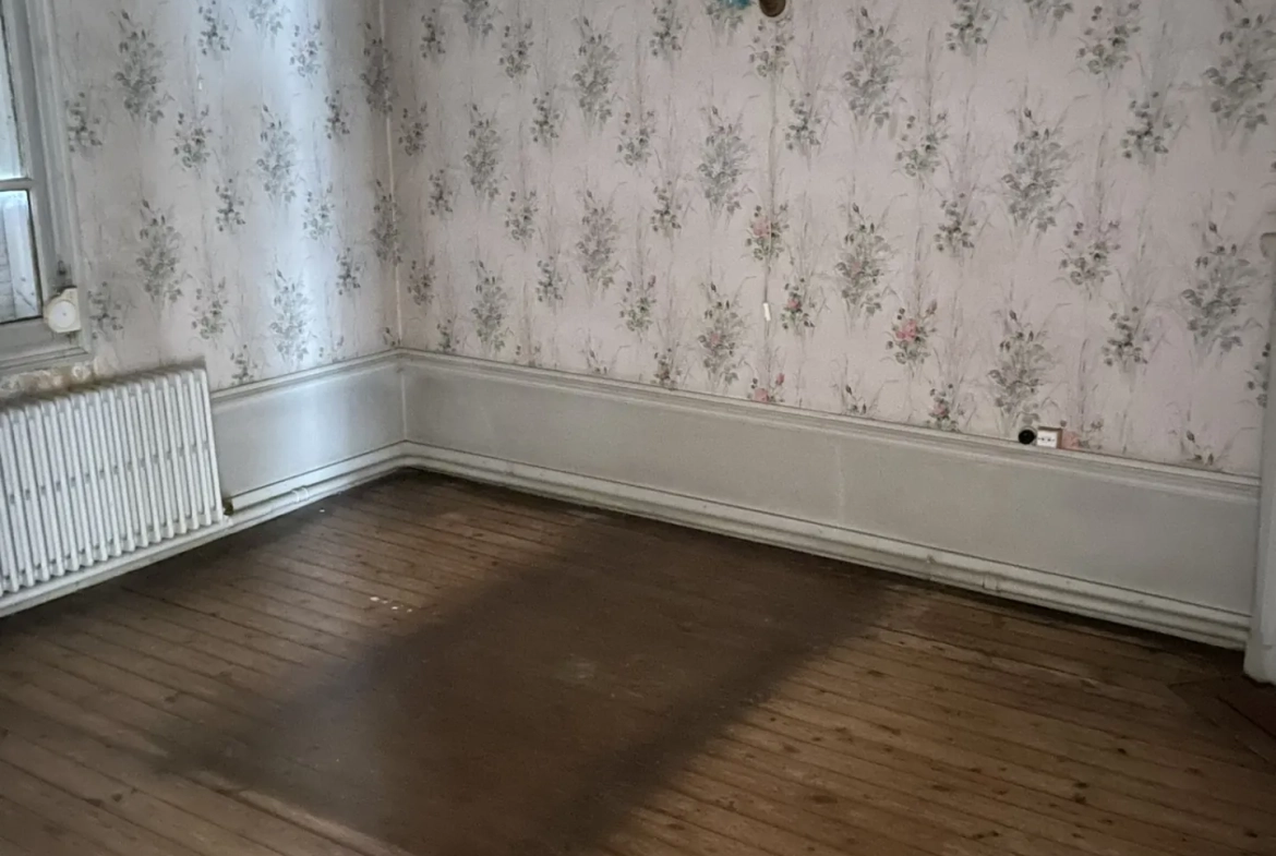 Maison ancienne de 105 m² à Marcelcave avec potentiel et dépendances 