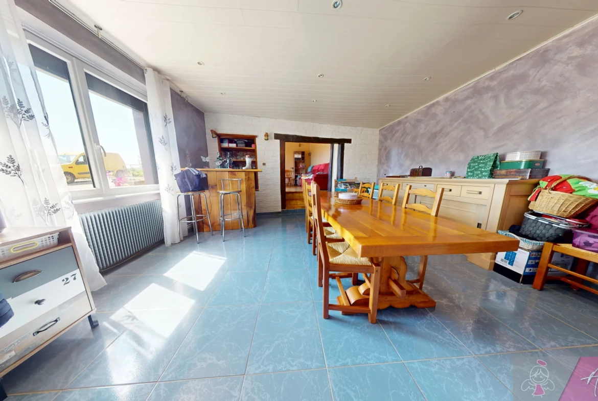Belle maison individuelle de 117m² avec garage et terrain arboré à Fontaine les Clerval 