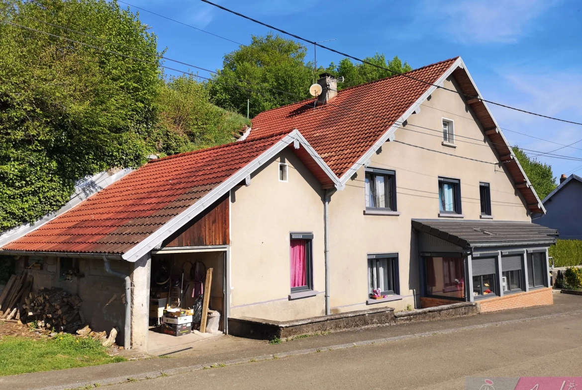 Belle maison individuelle de 117m² avec garage et terrain arboré à Fontaine les Clerval 