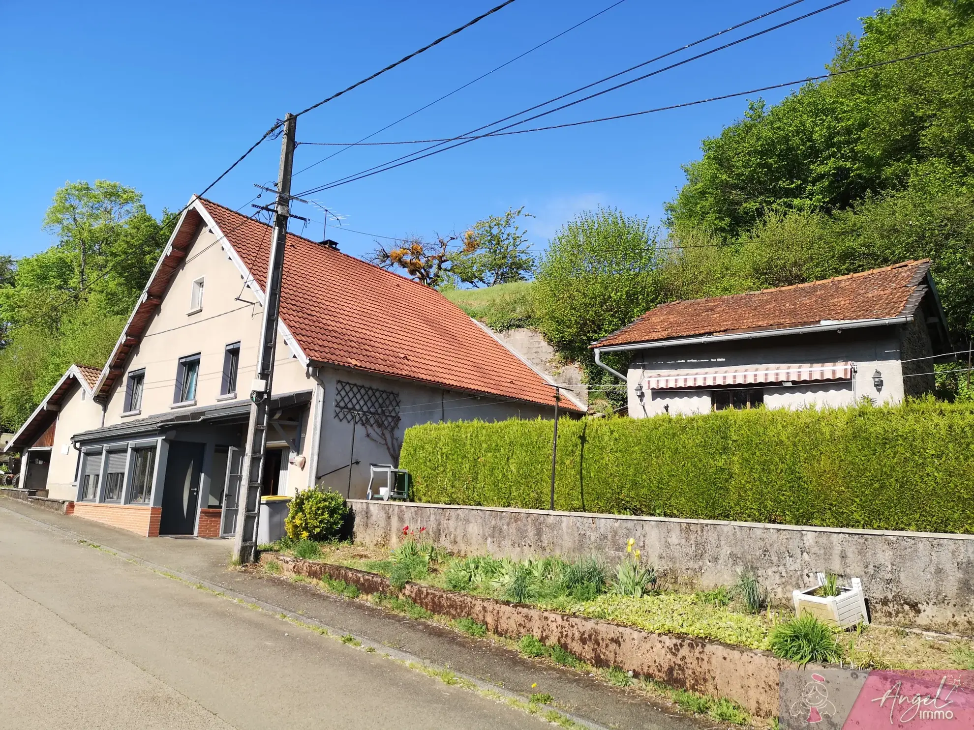 Belle maison individuelle de 117m² avec garage et terrain arboré à Fontaine les Clerval 
