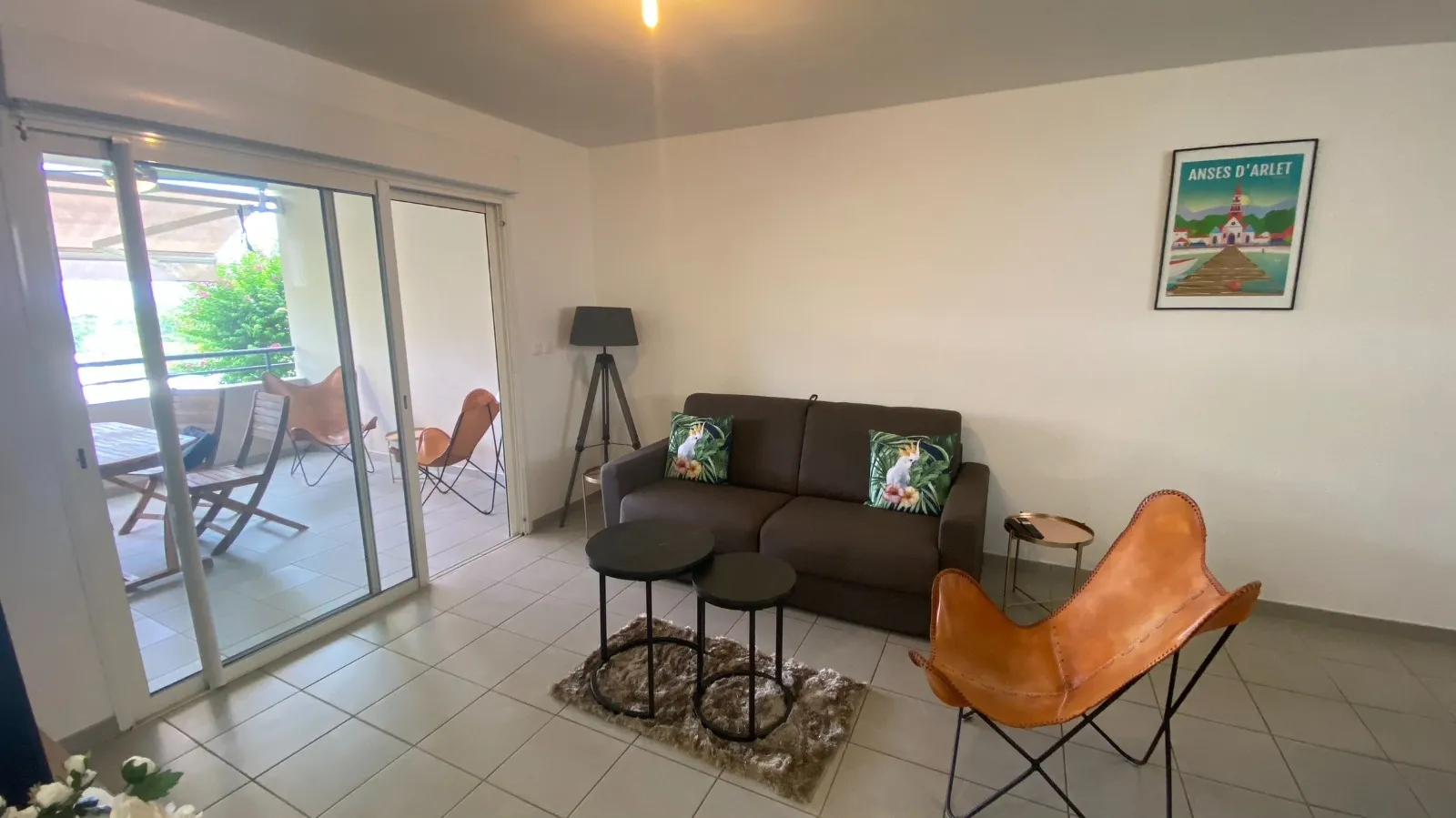Appartement T3 avec terrasse, vue mer, à vendre à Les Trois-Ilets 