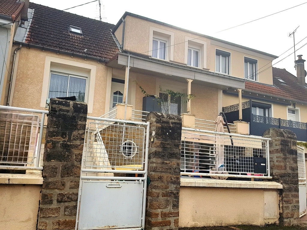 Maison lumineuse de 103 m² à Nevers avec jardin et garage, sans travaux