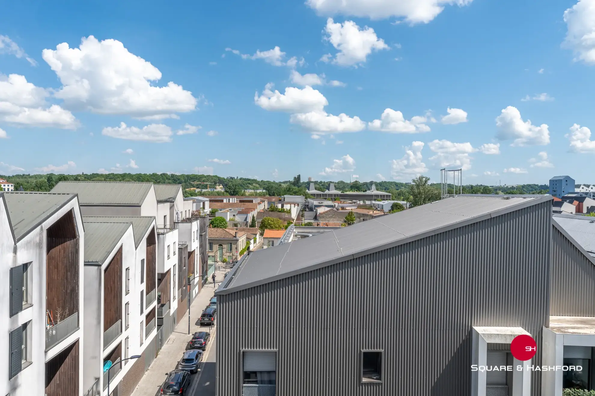 Appartement T2 lumineux avec loggia et parking sécurisé à Bordeaux 