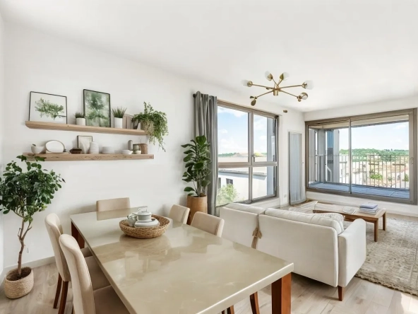 Appartement T2 lumineux avec loggia et parking sécurisé à Bordeaux