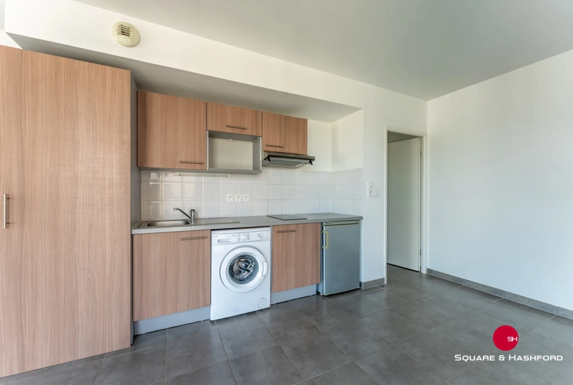 Appartement T2 lumineux avec loggia et parking sécurisé à Bordeaux 