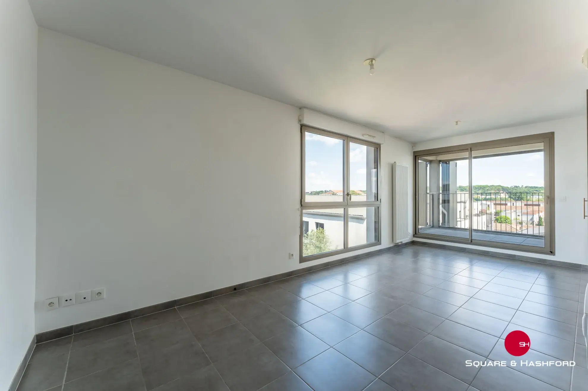Appartement T2 lumineux avec loggia et parking sécurisé à Bordeaux 