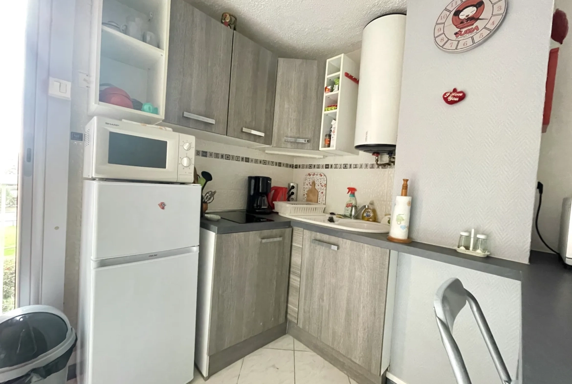 Studio cabine proche Mont Saint-Martin avec parking au Cap d'Agde 