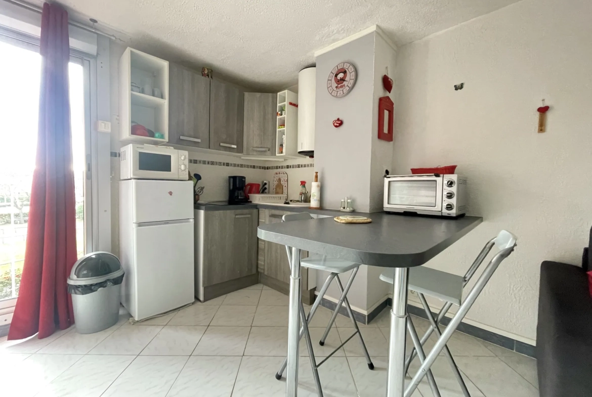 Studio cabine proche Mont Saint-Martin avec parking au Cap d'Agde 
