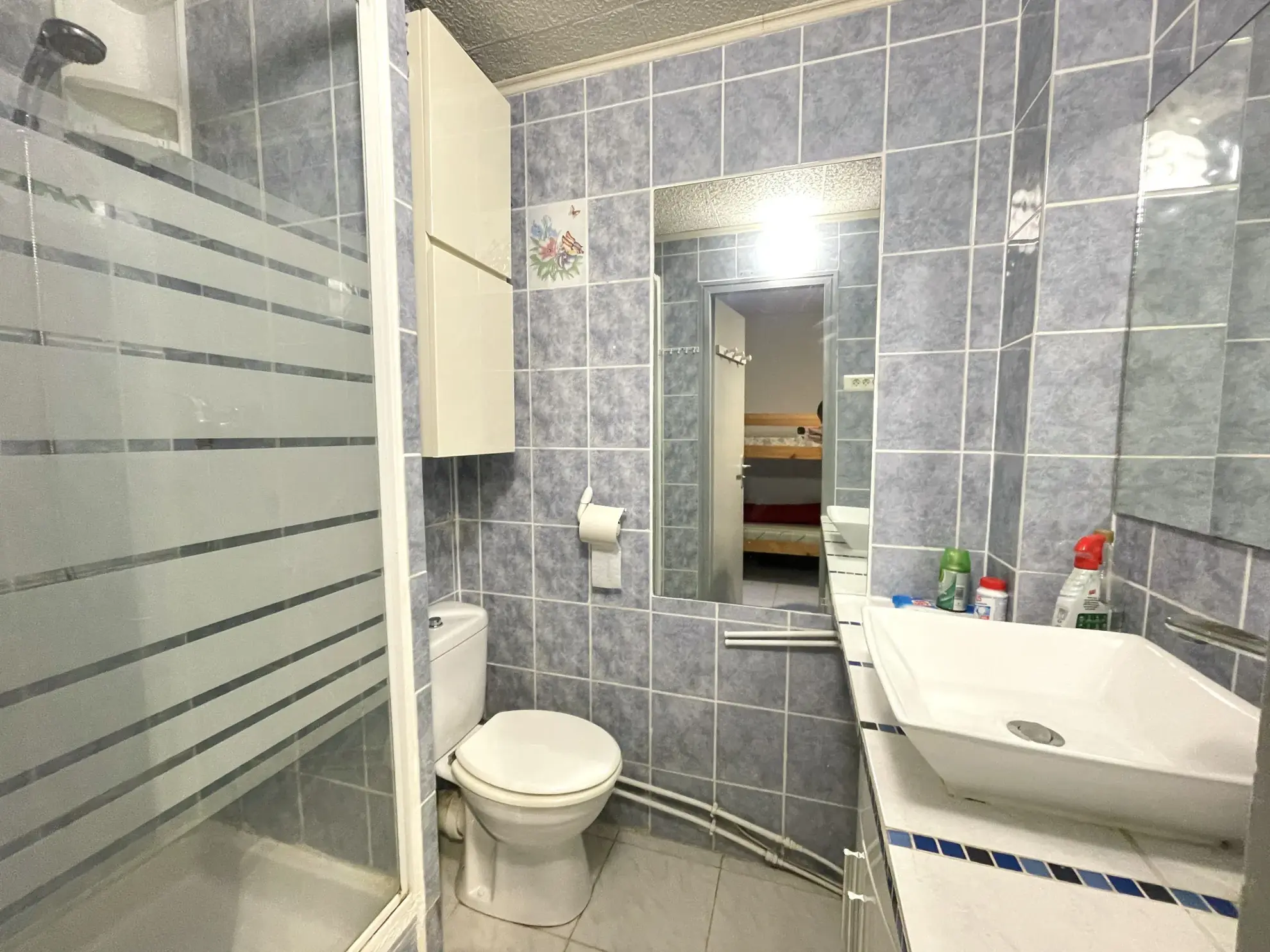 Studio cabine proche Mont Saint-Martin avec parking au Cap d'Agde 