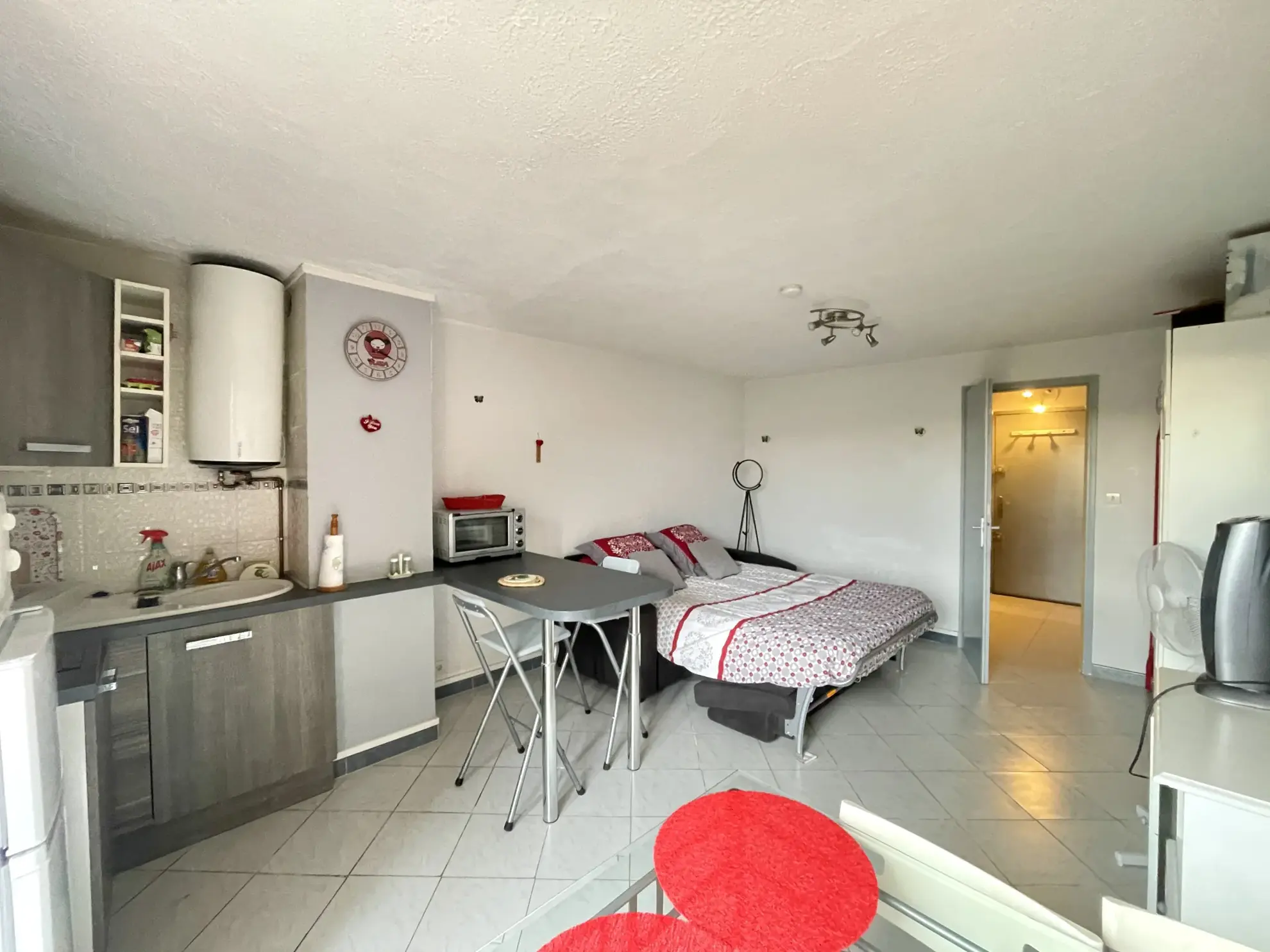 Studio cabine proche Mont Saint-Martin avec parking au Cap d'Agde 