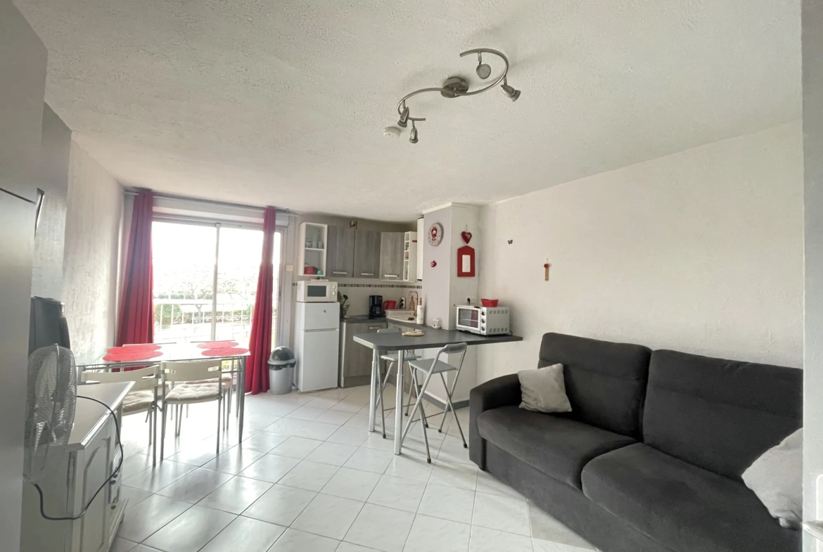 Studio cabine proche Mont Saint-Martin avec parking au Cap d'Agde 