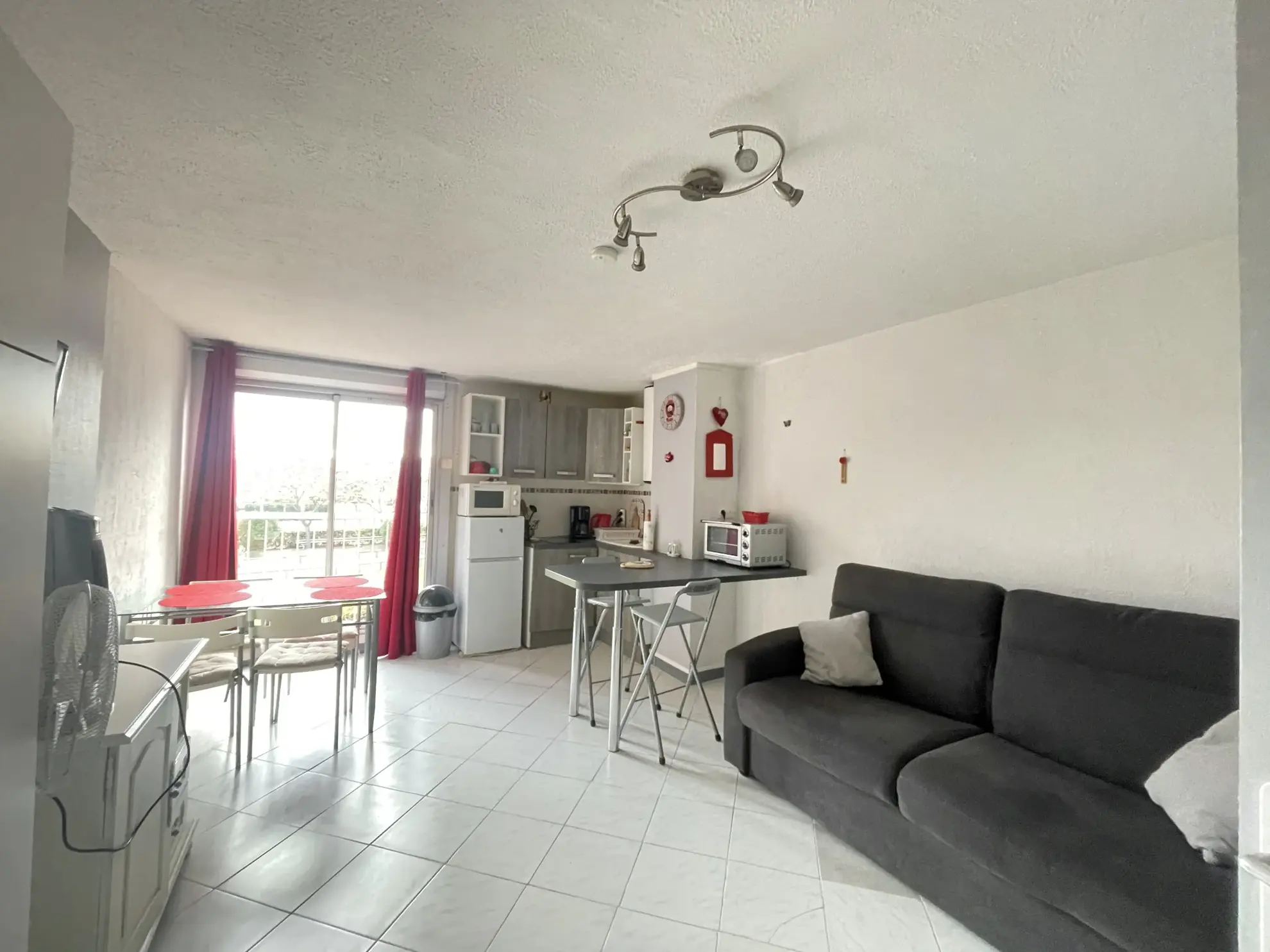 Studio cabine proche Mont Saint-Martin avec parking au Cap d'Agde 