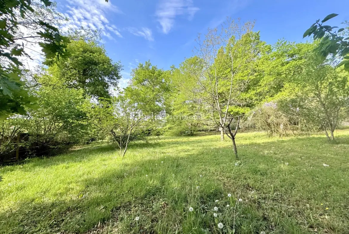 Terrain à bâtir viabilisé de 965 m² à Camblanes-et-Meynac avec permis de construire 