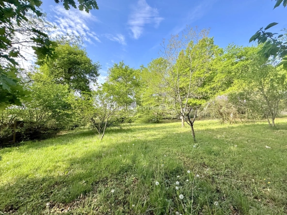Terrain à bâtir viabilisé de 965 m² à Camblanes-et-Meynac avec permis de construire