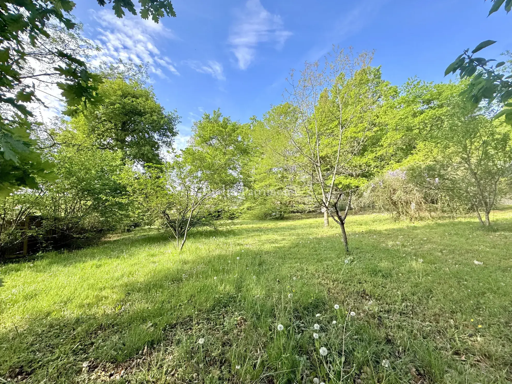 Terrain à bâtir viabilisé de 965 m² à Camblanes-et-Meynac avec permis de construire 