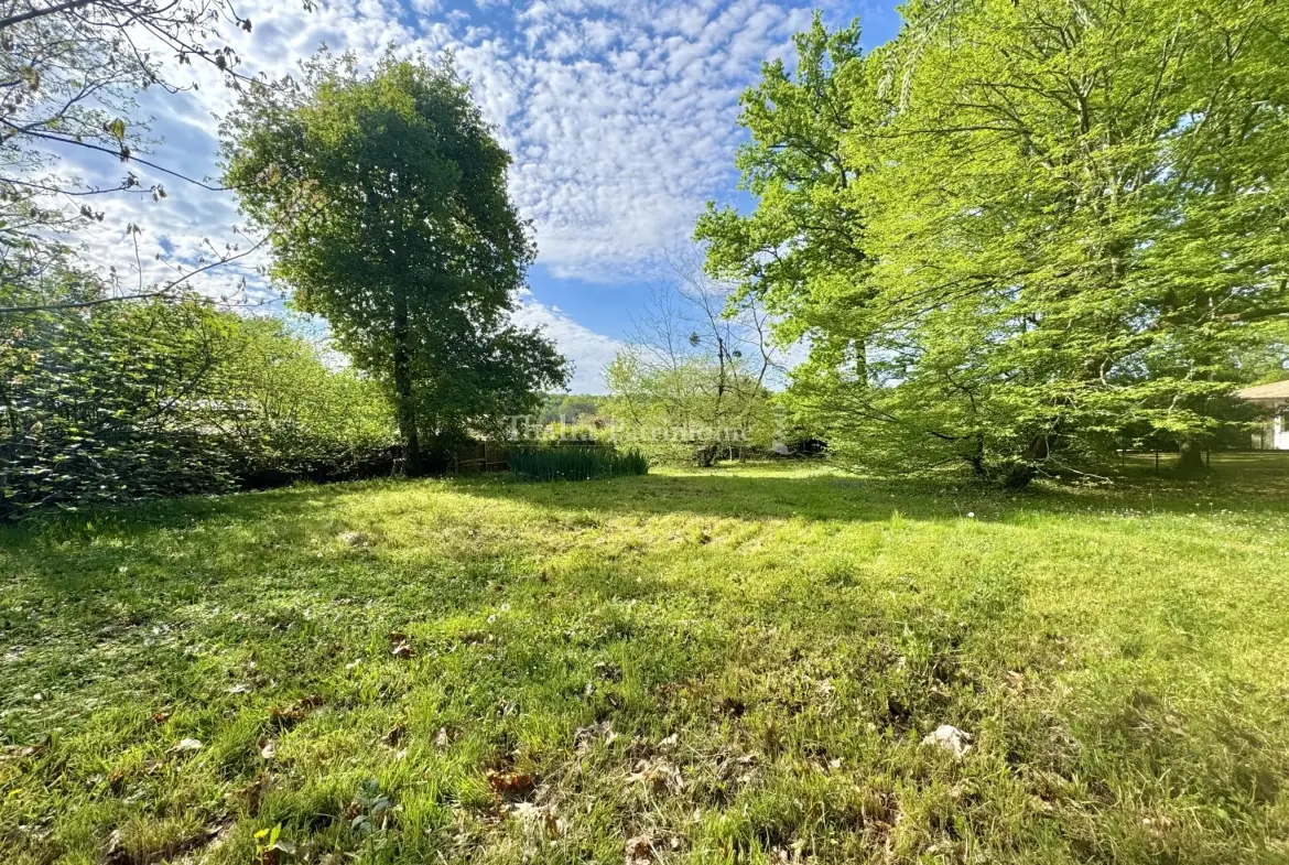 Terrain à bâtir viabilisé de 965 m² à Camblanes-et-Meynac avec permis de construire 
