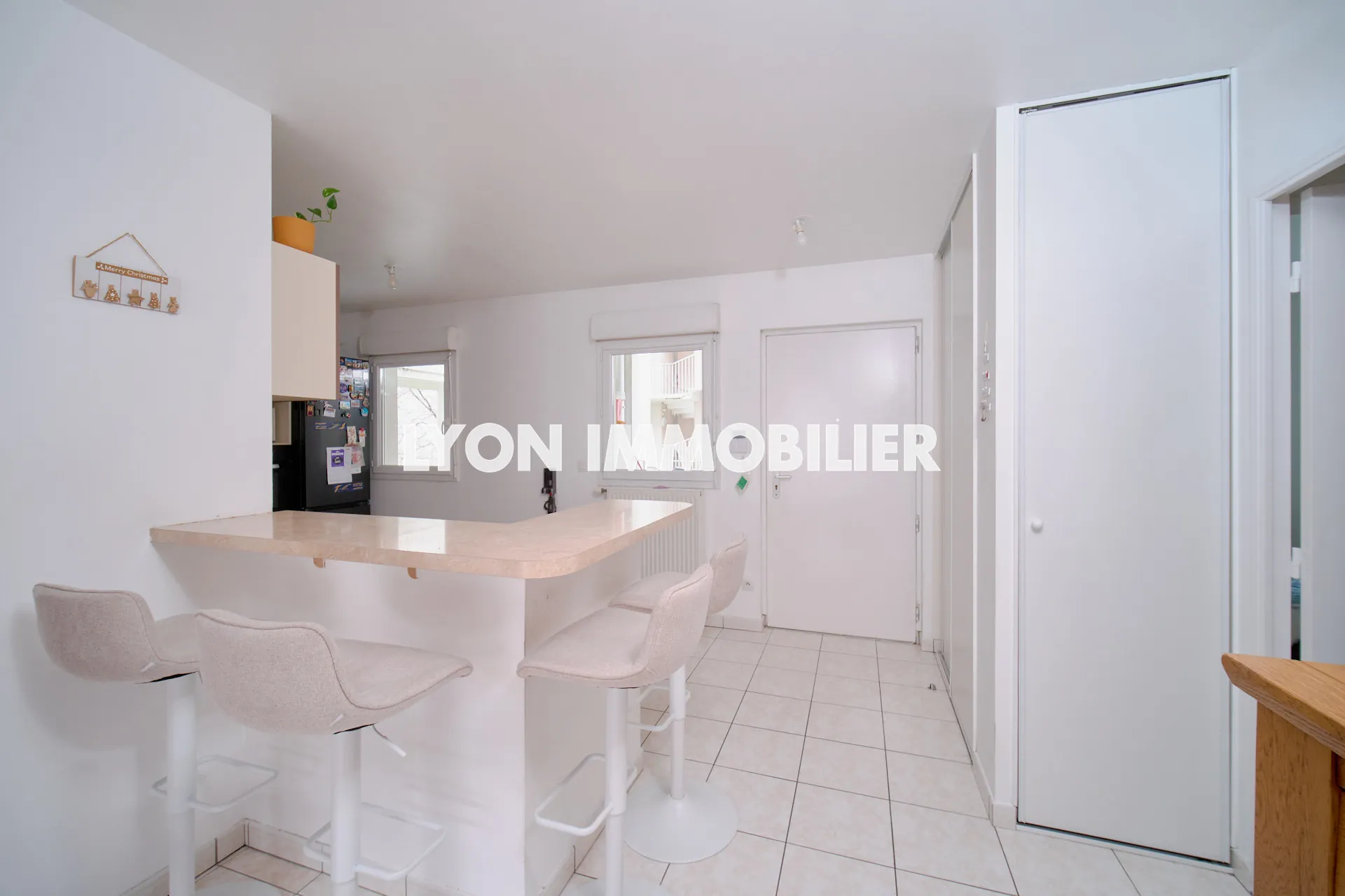 Appartement T3 à vendre à Lyon La Duchère - 63 m² avec garage et loggia 