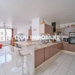 Appartement T3 à vendre à Lyon La Duchère - 63 m² avec garage et loggia