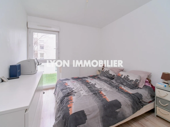 Appartement T3 à vendre à Lyon La Duchère - 63 m² avec garage et loggia 