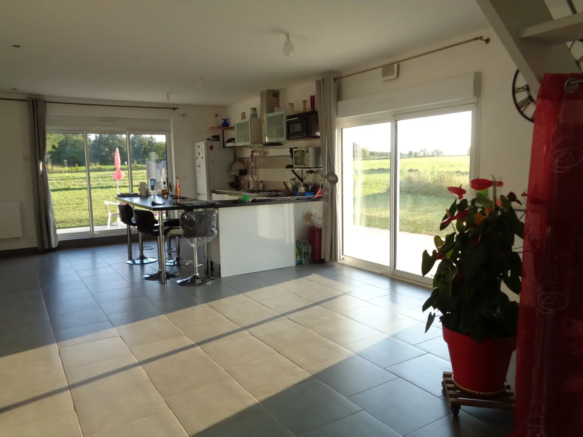 Charmante maison avec grand terrain à Treffieux - Confort et tranquillité 