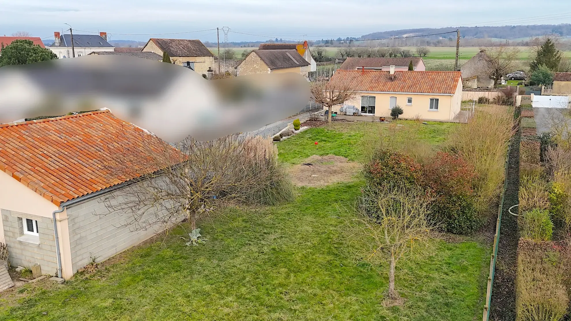 Maison récente de 105 m² avec double garage à Vouneuil-sur-Vienne 