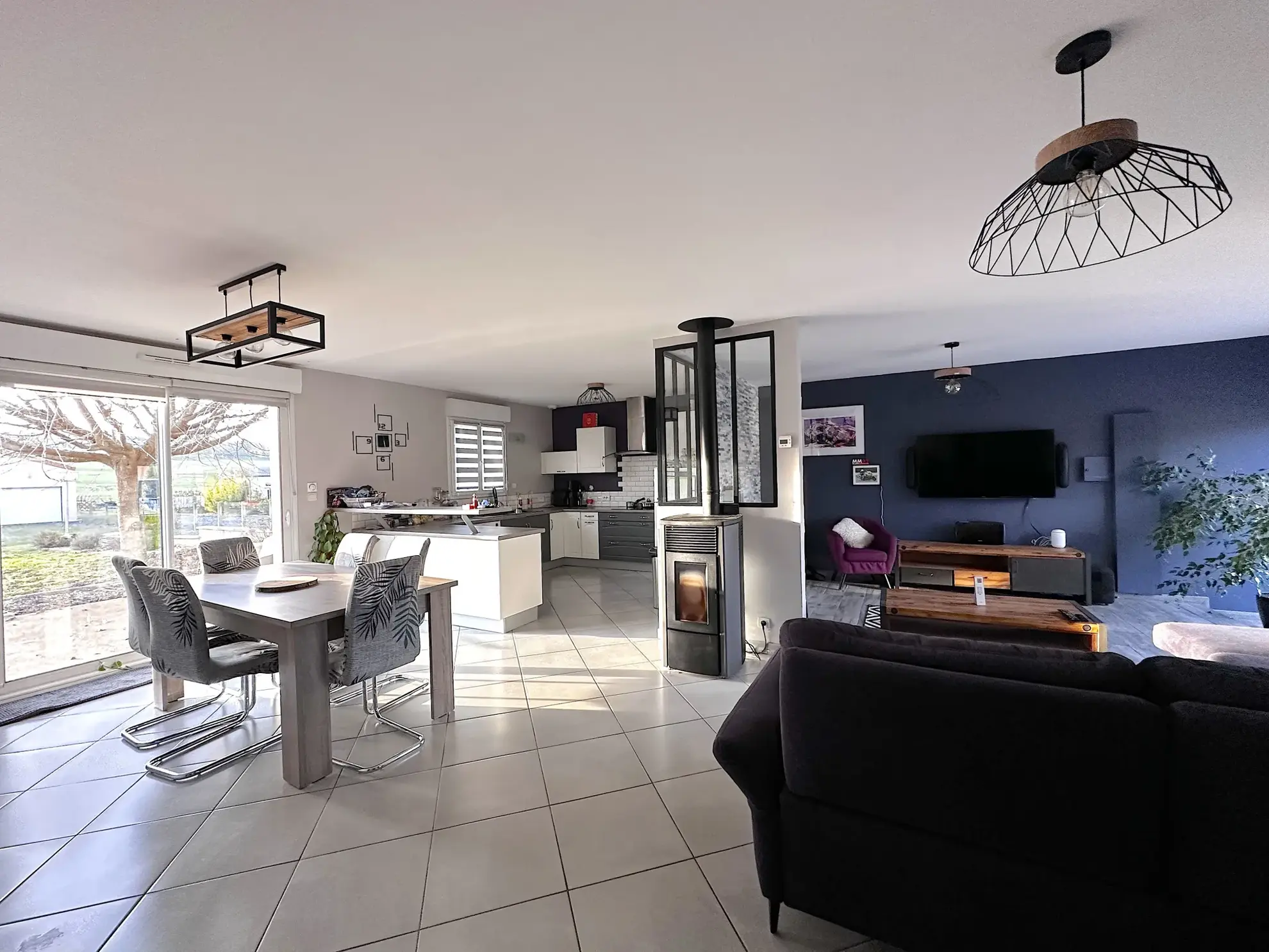 Maison récente de 105 m² avec double garage à Vouneuil-sur-Vienne 