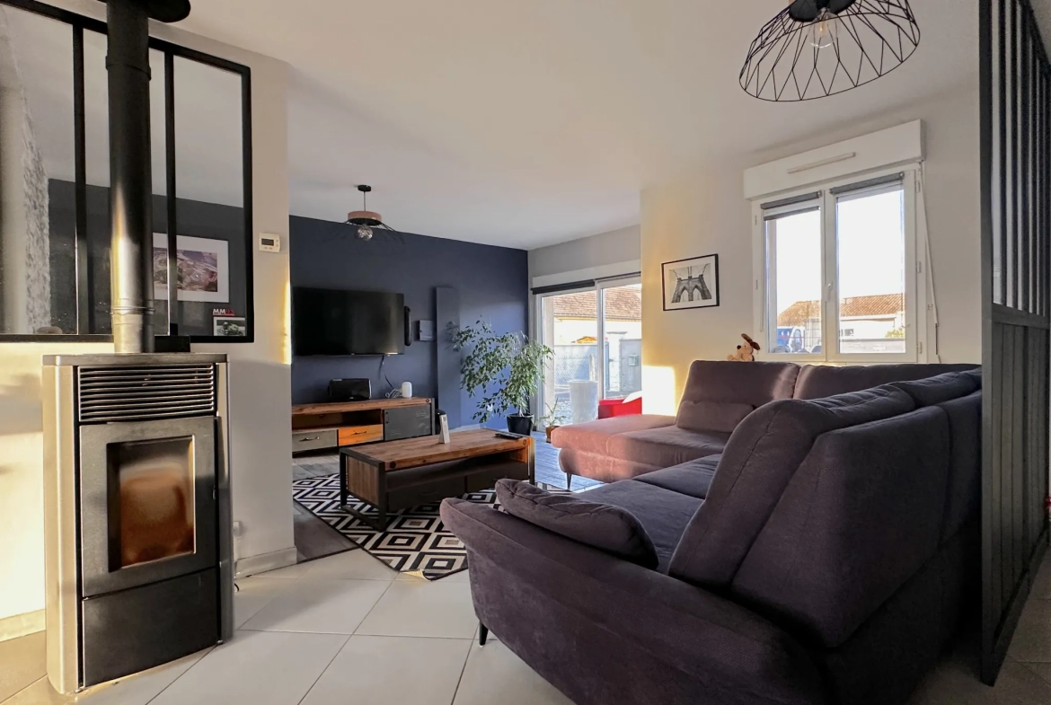 Maison récente de 105 m² avec double garage à Vouneuil-sur-Vienne 