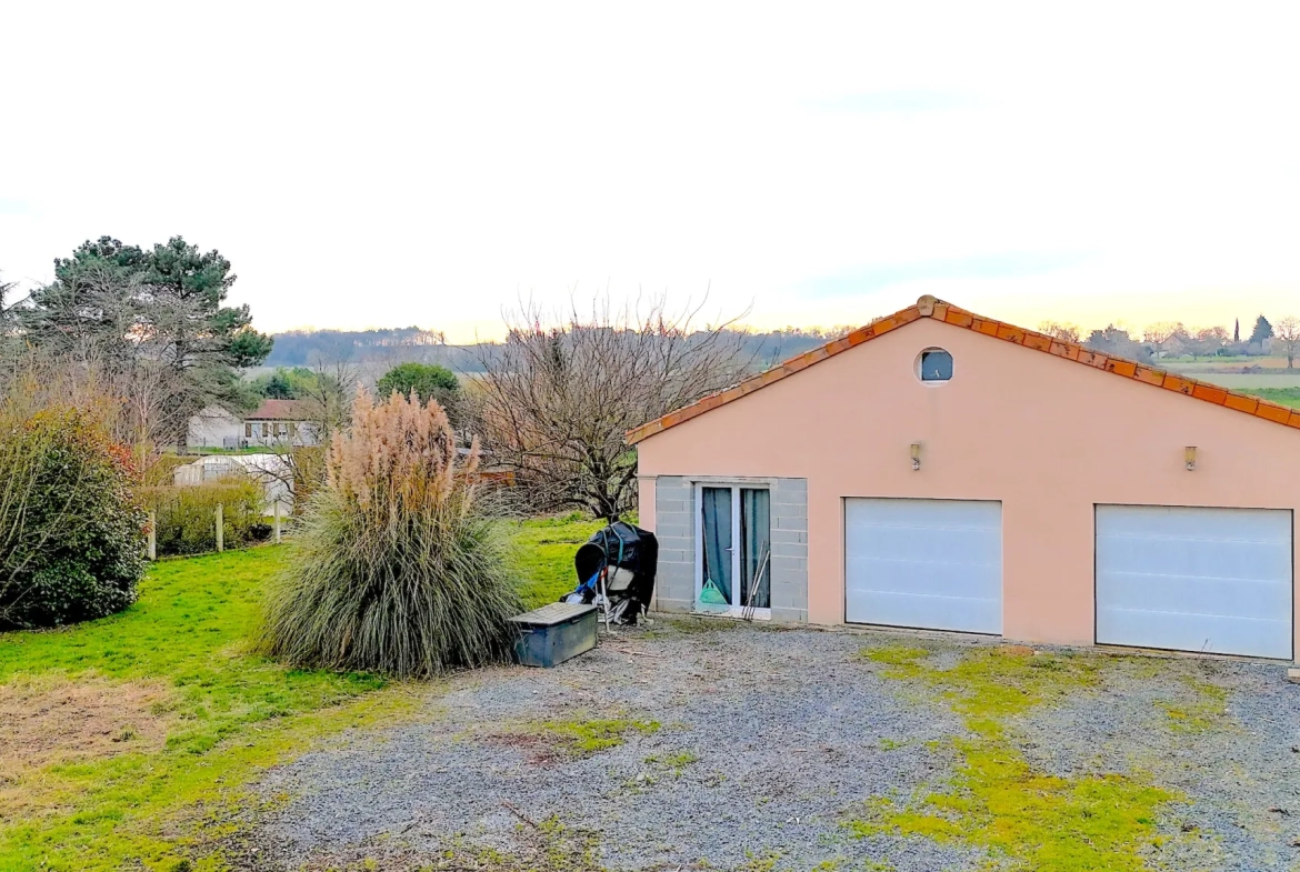 Maison récente de 105 m² avec double garage à Vouneuil-sur-Vienne 