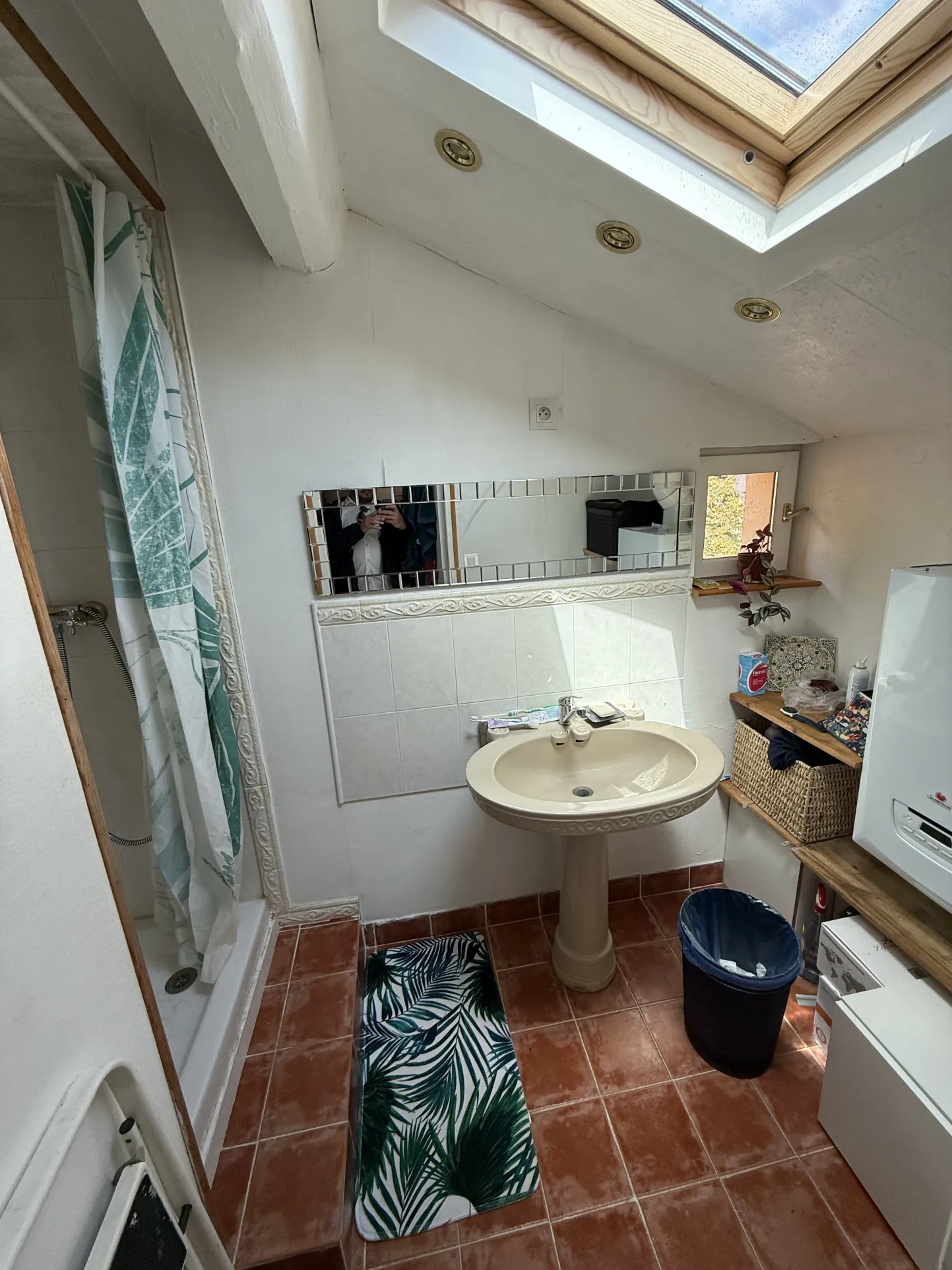 Charmante maison ancienne de 74 m² avec terrain arboré à Bellerive-sur-Allier 