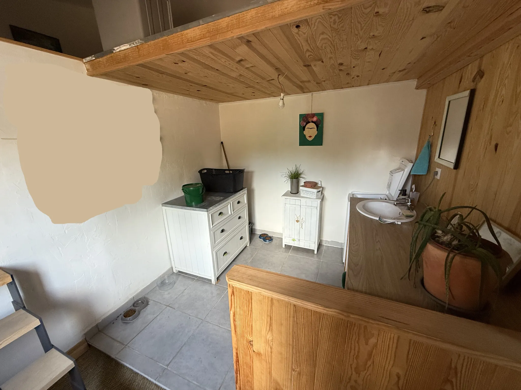 Charmante maison ancienne de 74 m² avec terrain arboré à Bellerive-sur-Allier 