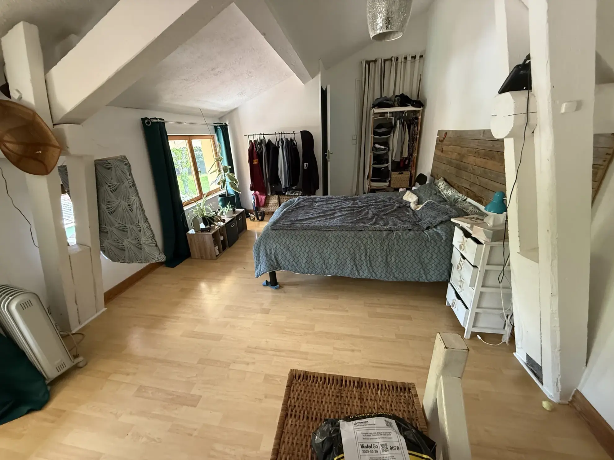 Charmante maison ancienne de 74 m² avec terrain arboré à Bellerive-sur-Allier 
