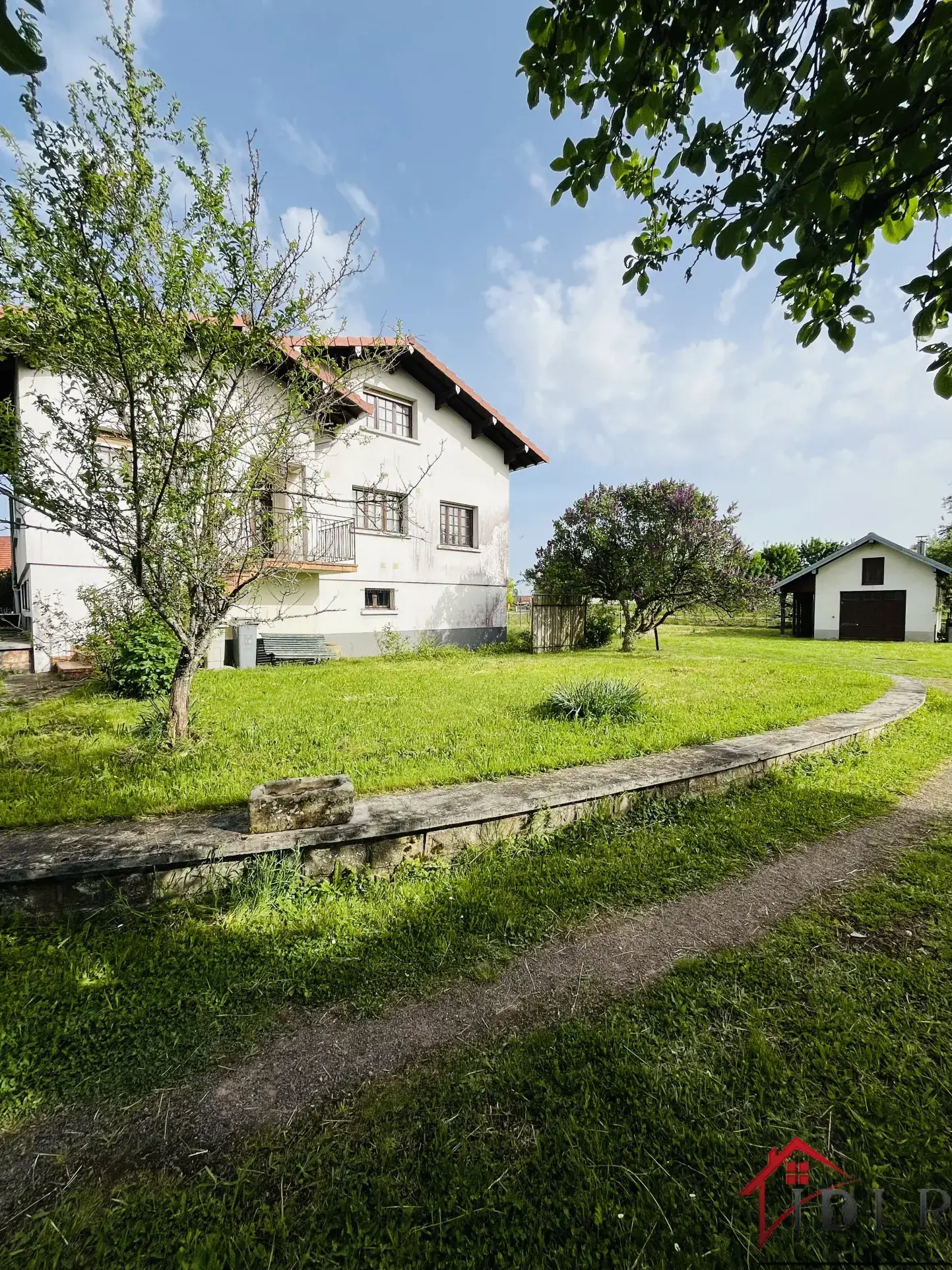 Maison individuelle lumineuse de 120 m2 avec dépendance à Lure 