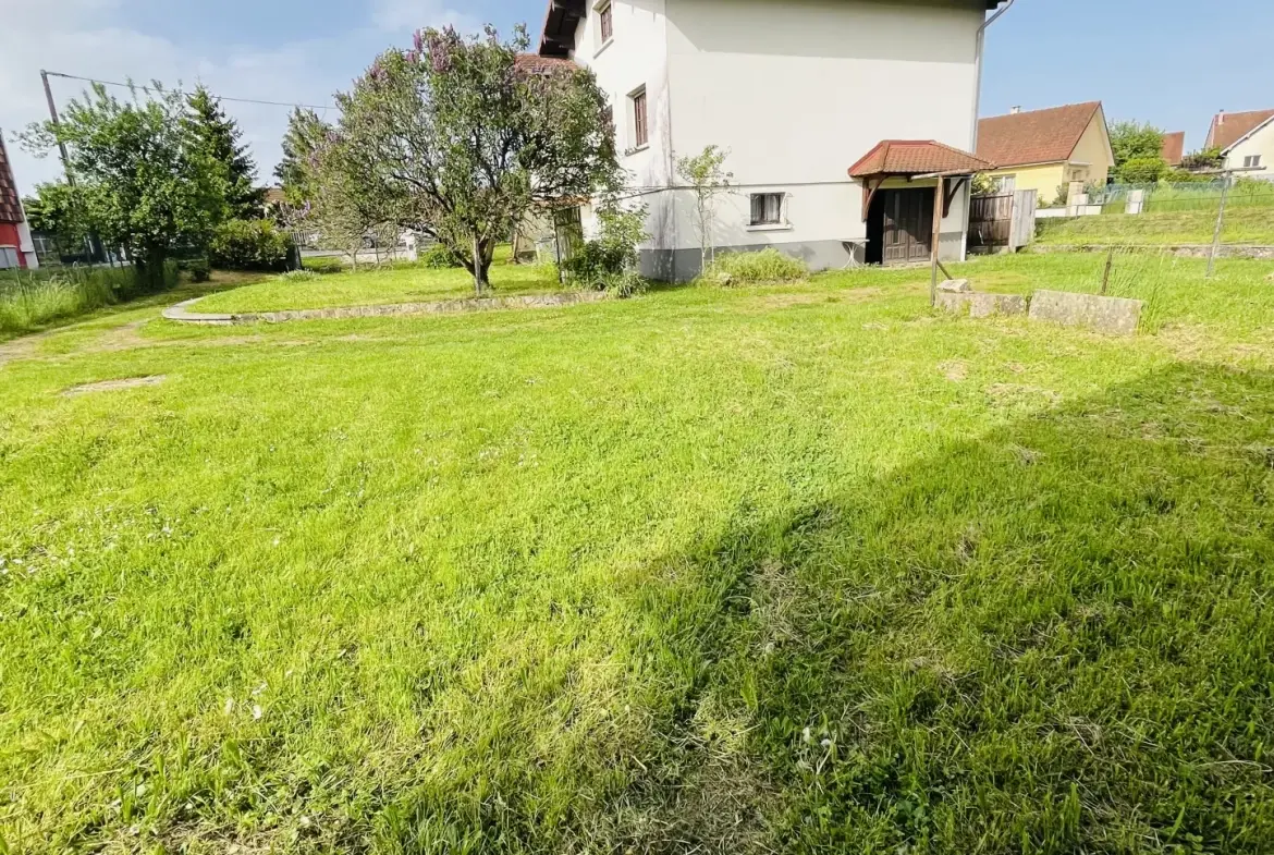 Maison individuelle lumineuse de 120 m2 avec dépendance à Lure 