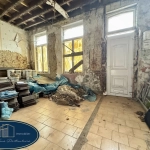 Maison semi-individuelle à Anzin de 184 m² à rénover avec cour et cave