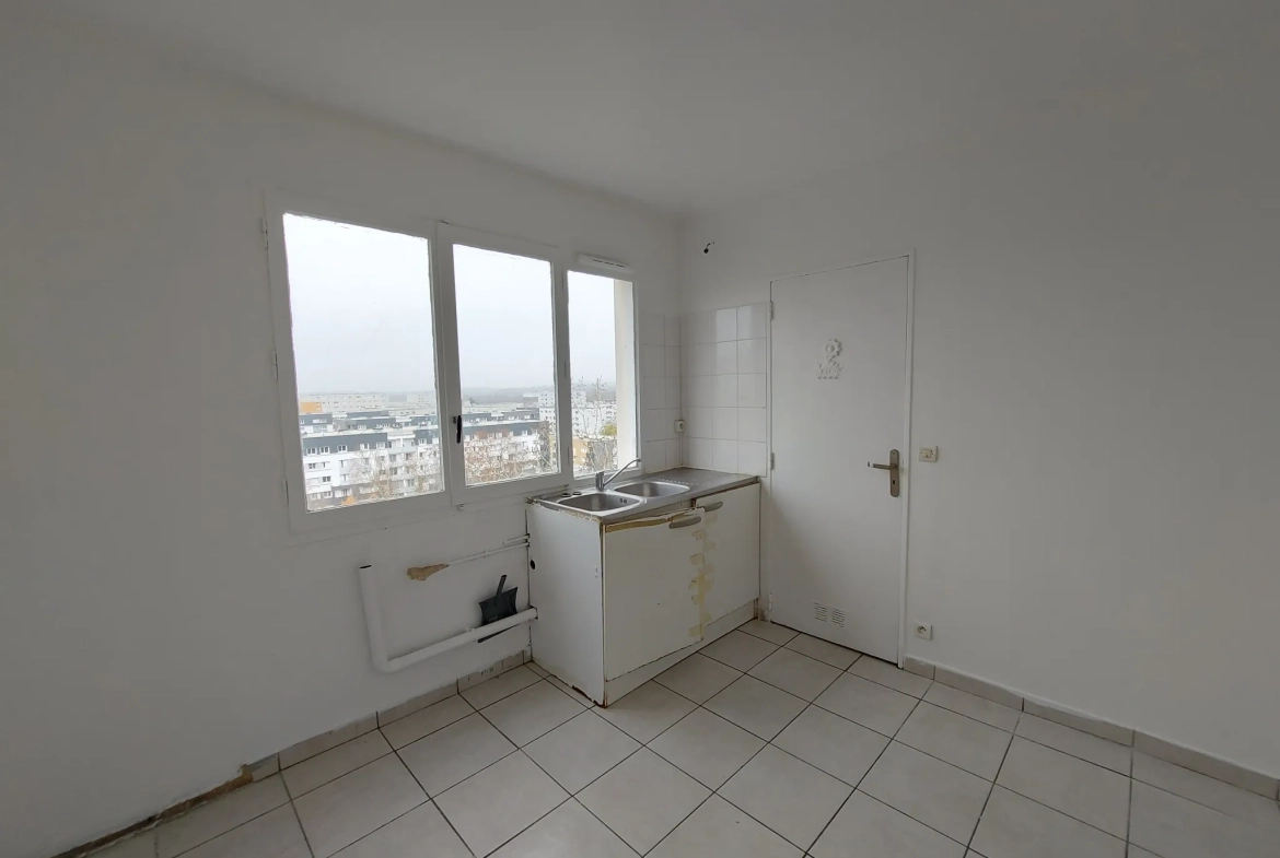 Appartement 4 pièces en dernier étage avec balcon à Mantes-La-Jolie 