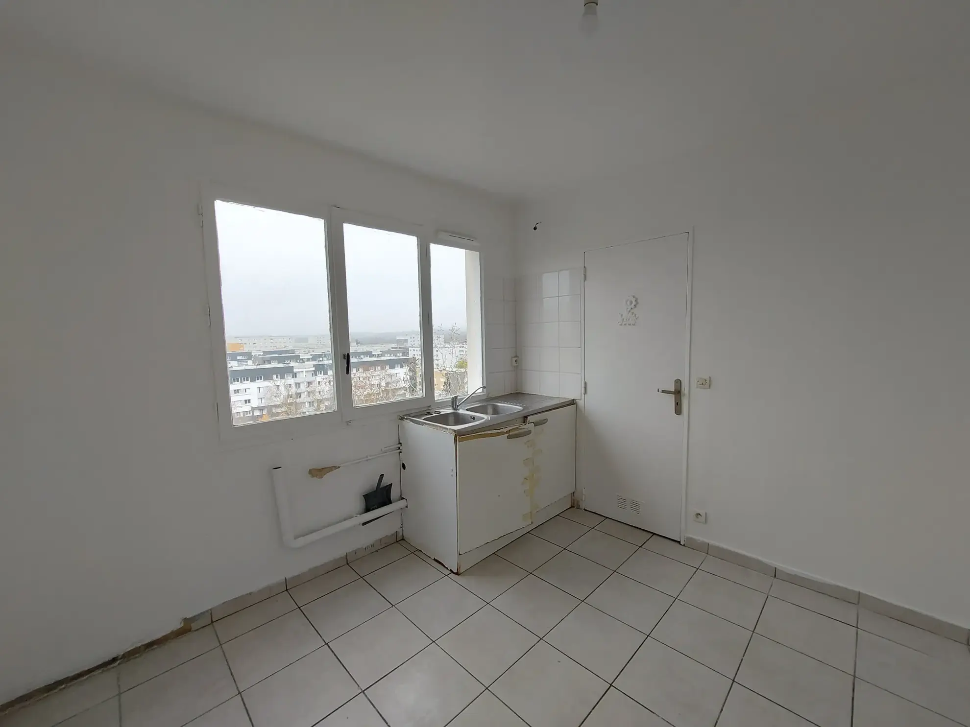 Appartement 4 pièces en dernier étage avec balcon à Mantes-La-Jolie 