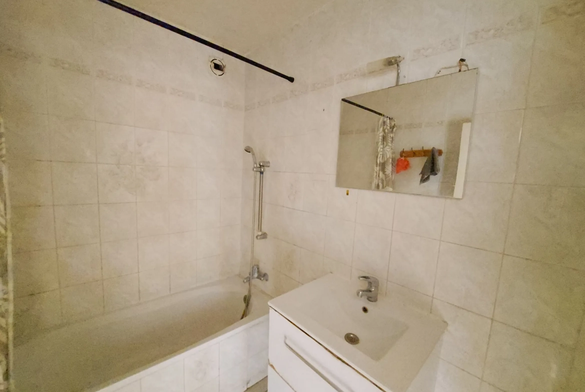 Appartement 4 pièces en dernier étage avec balcon à Mantes-La-Jolie 