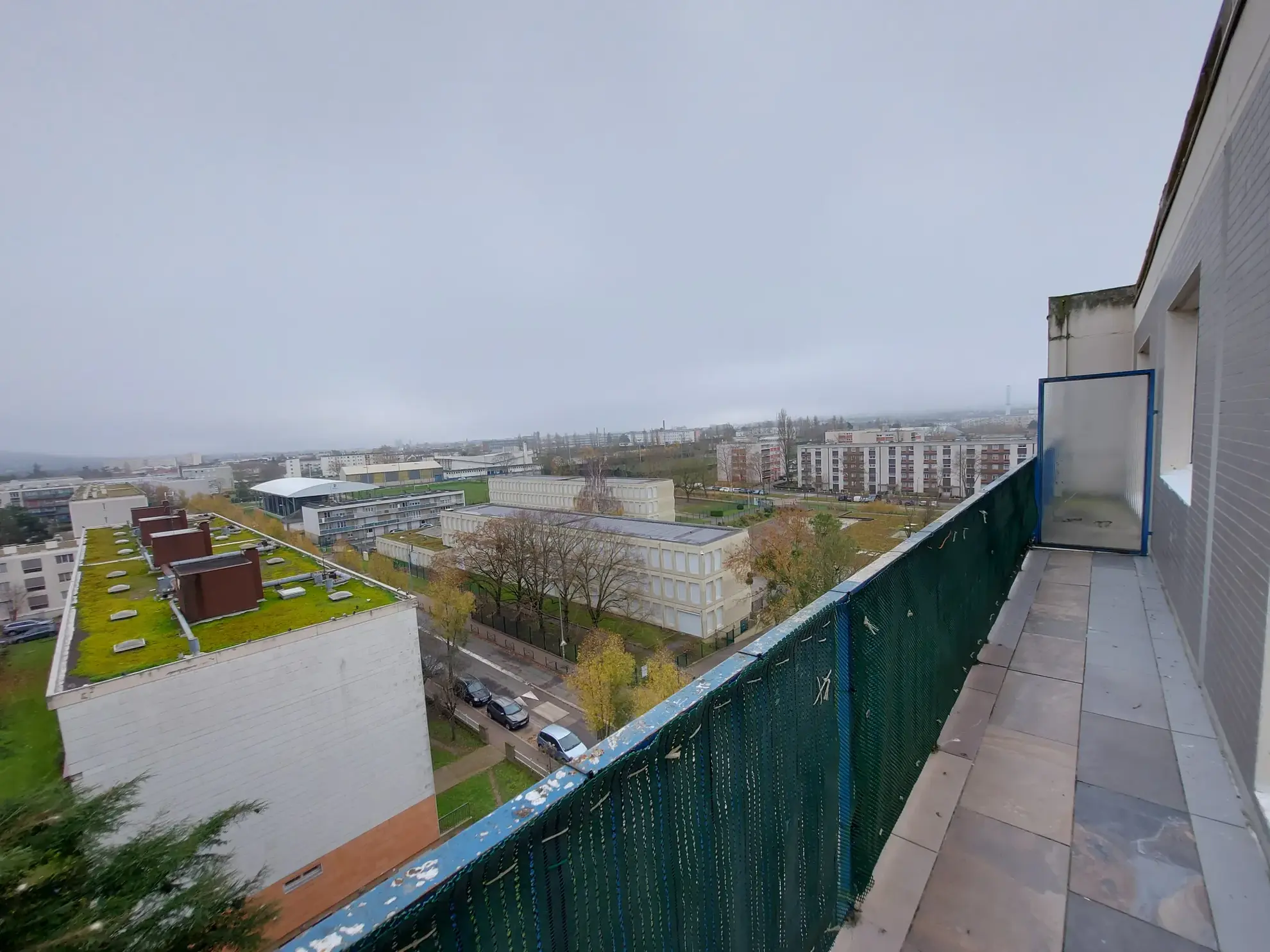 Appartement 4 pièces en dernier étage avec balcon à Mantes-La-Jolie 